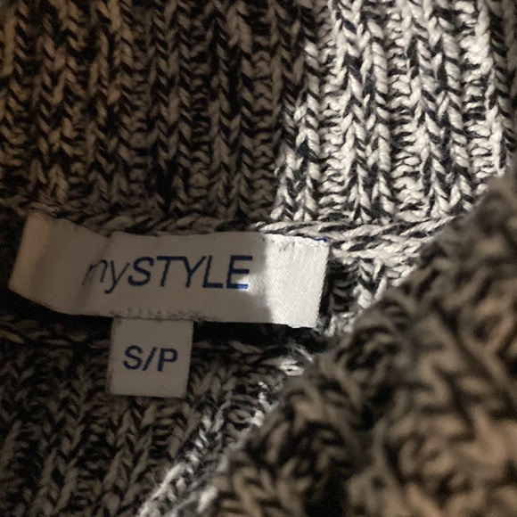 Sock monkey sweater - Picture 2 of 2